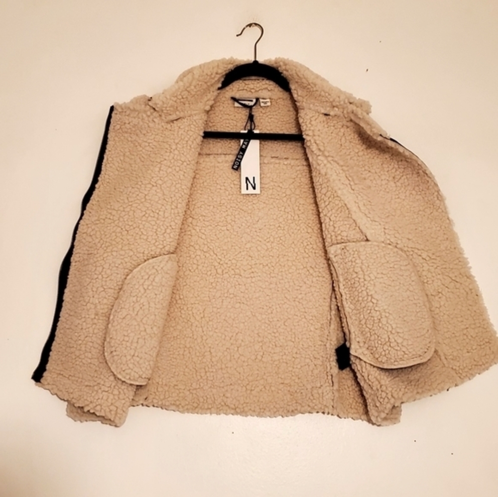 Noisy May Sherpa Zipup Vest Jacket Black Zipper Pockets Size Medium NWT - Picture 8 of 12